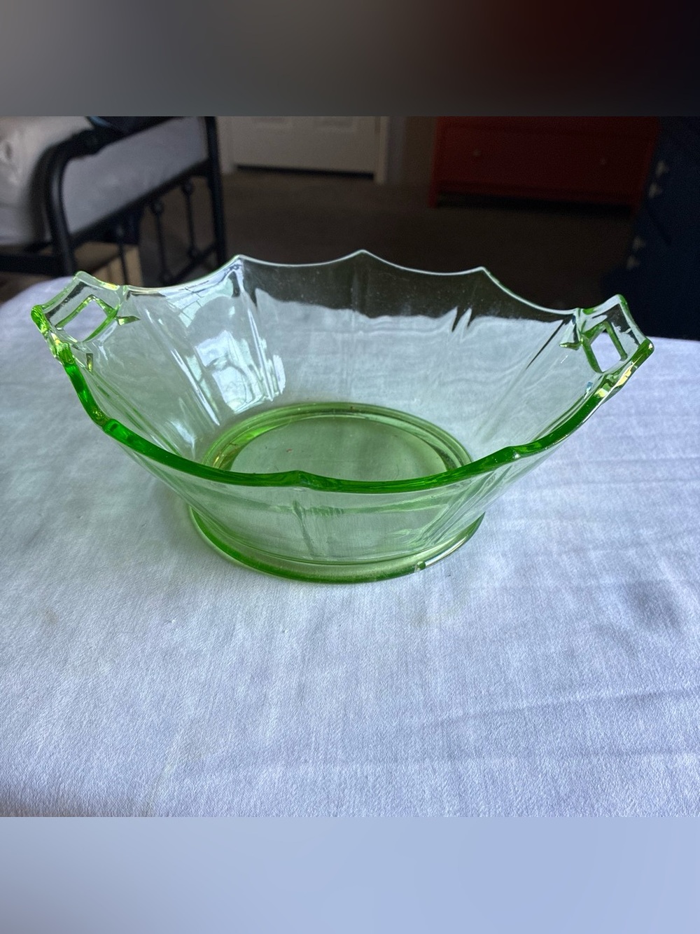 Scalloped Green Glass Serving Bowl - Decorative Tableware Vintage